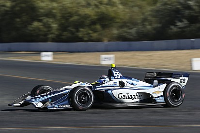 Chilton gets second IndyCar season with Carlin