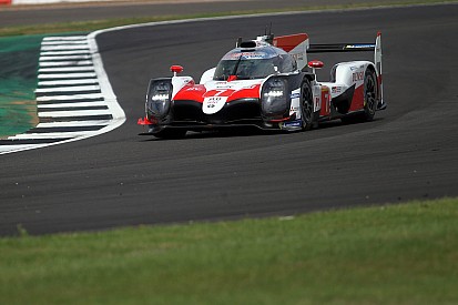 Un error de Nakajima da la pole al Toyota #7 en Silverstone y Alonso saldrá 2º