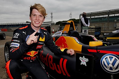 Ticktum: “Ik heb veel overeenkomsten met Verstappen”