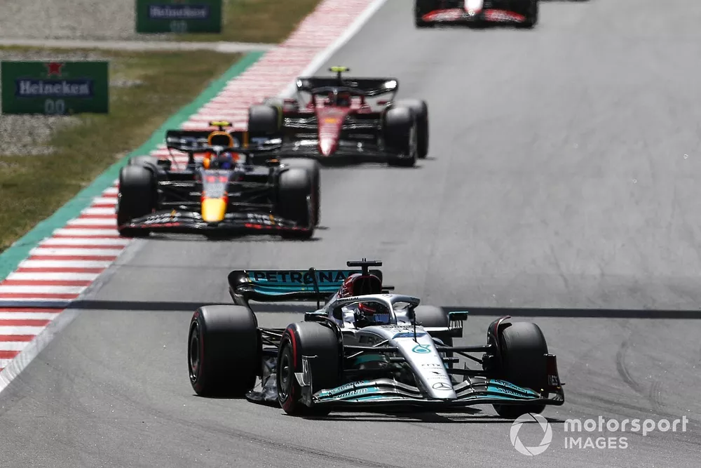 George Russell, Mercedes W13, Sergio Perez, Red Bull Racing RB18, Carlos Sainz, Ferrari F1-75 
