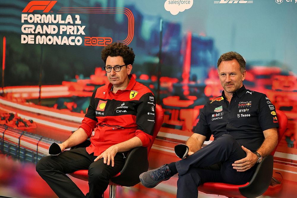 Mattia Binotto, director del equipo Ferrari, Christian Horner, director del equipo Red Bull Racing, en la conferencia de prensa de los directores de equipo