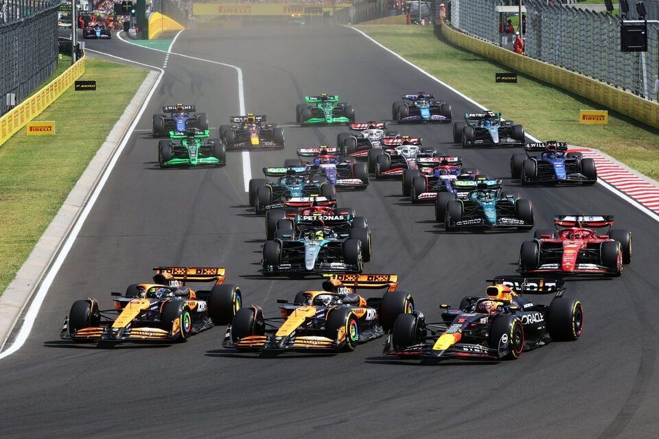 Lando Norris, McLaren MCL38, Max Verstappen, Red Bull Racing RB20, Oscar Piastri, McLaren MCL38, Charles Leclerc, Ferrari SF-24, Carlos Sainz, Ferrari SF-24