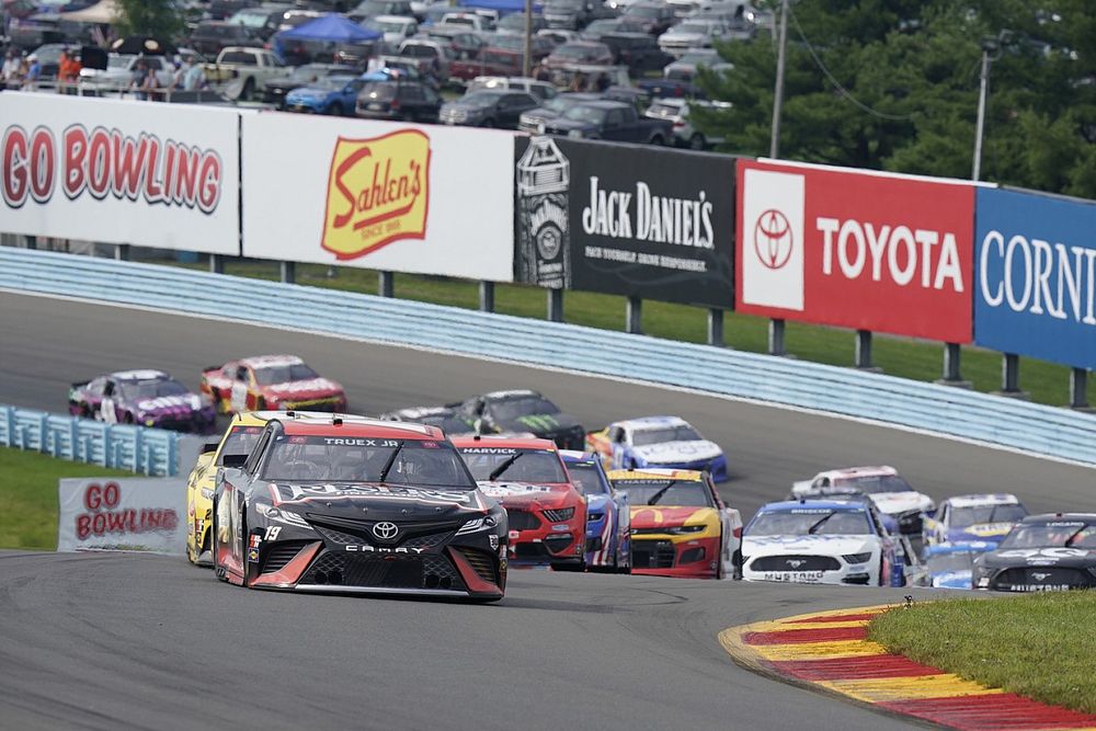 Martin Truex Jr., Joe Gibbs Racing, Toyota Camry Resers Fine Foods