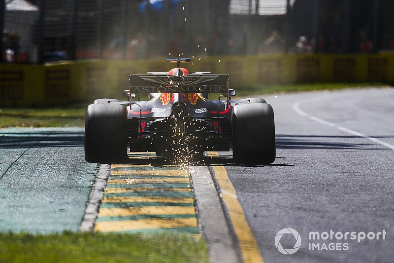 В Red Bull объяснили причину замены шасси Ферстаппена