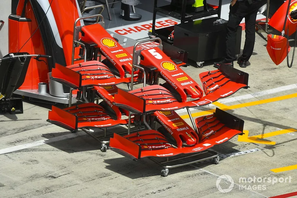 Front wing of Ferrari SF1000