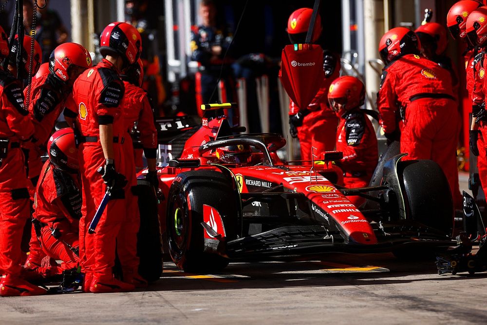 Scuderia Ferrari perform a pit stop on the car of Carlos Sainz, Ferrari SF-23 