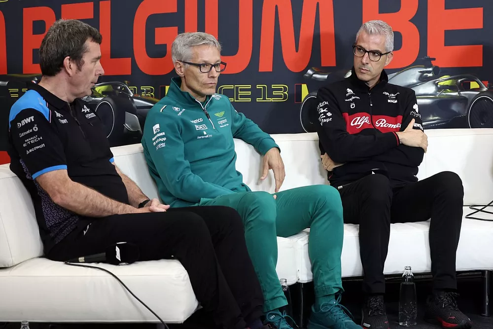 Bruno Famin, Direttore Esecutivo - Viry-Chatillon, Alpine F1 Team, Mike Krack, Team Principal, Aston Martin F1 Team, Alessandro Alunni Bravi, Team Representative, Alfa Romeo F1 Team, Christian Horner, Team Principal, Red Bull Racing, nel team princi