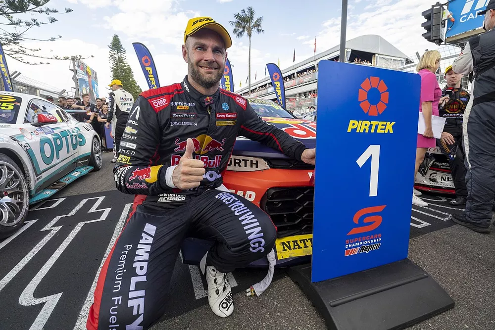 Race winner Shane van Gisbergen, Triple Eight Race Engineering Chevrolet Camaro ZL1