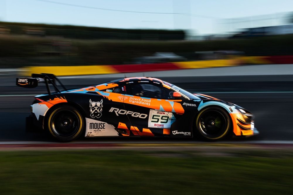#59 Garage 59 McLaren 720S GT3 EVO: Joseph Loake, Marvin Kirchh&ouml;fer, Benjamin Goethe