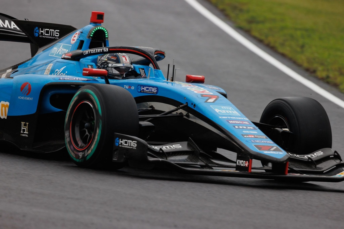漢は黙ってスリックタイヤ。小林可夢偉、ウエットレースで勝ちに