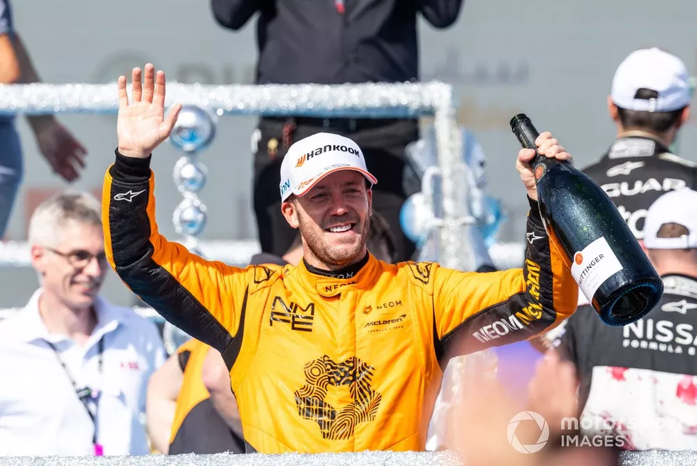 Podium: Race winner Sam Bird, McLaren
