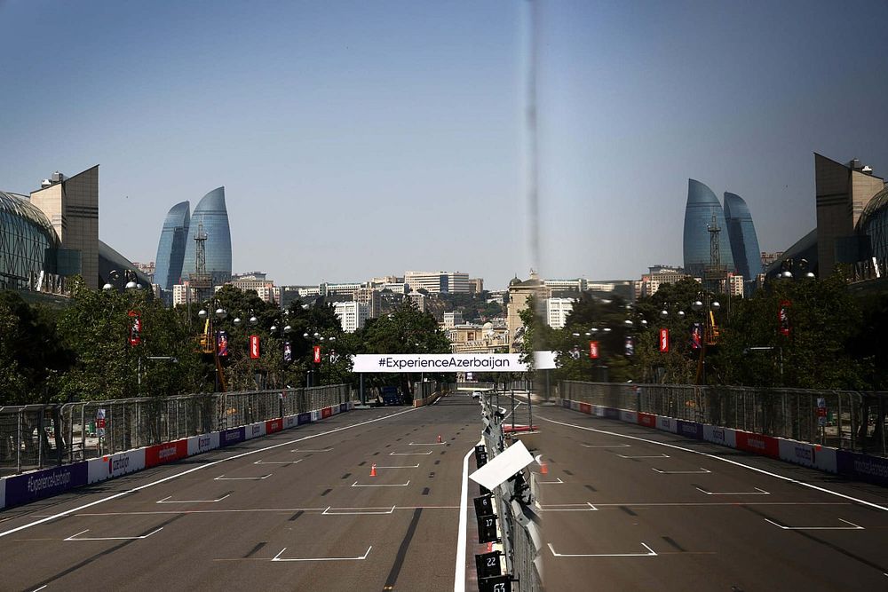 La recta de meta del circuito de Bakú