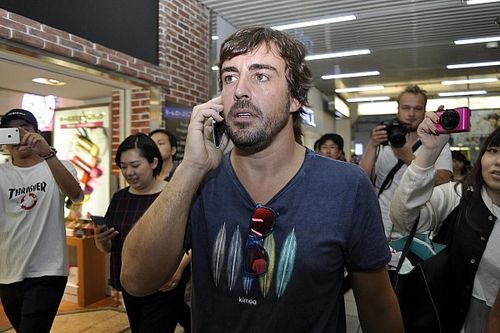 Cancelan evento de Alonso con sus fans en Tokio