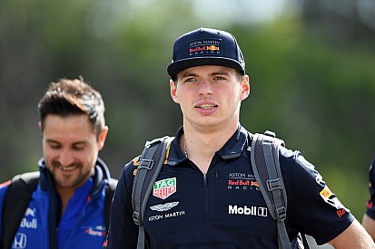 Verstappen eredményekkel és apró figyelmességekkel fejezi ki háláját a csapatnak