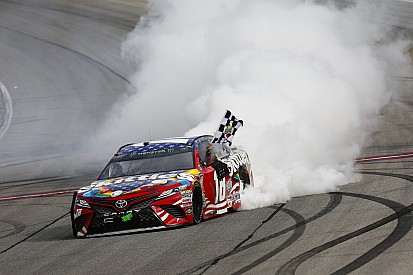 Kyle Busch and Larson collide in spectacular finish at Chicagoland