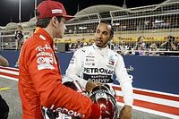 Hamilton se impressiona com ritmo das Ferraris no Bahrein: 'Incrível'