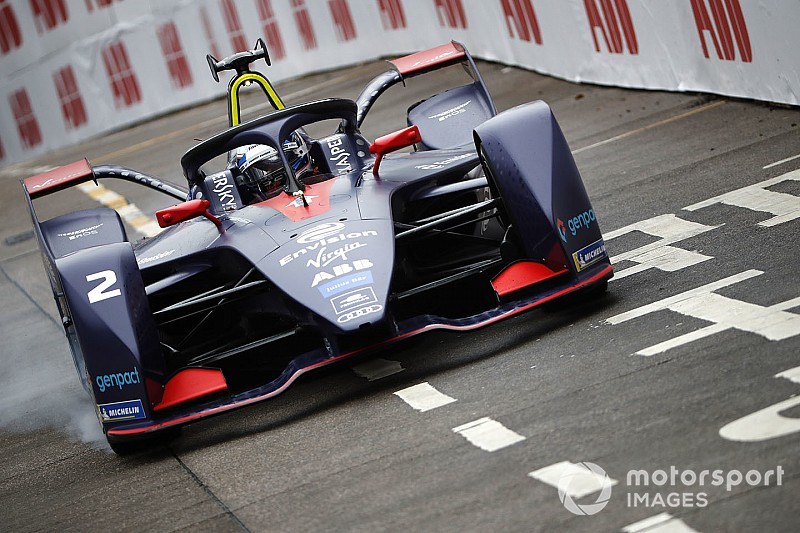 E-Prix Hong Kong: Bird menang usai senggol Lotterer