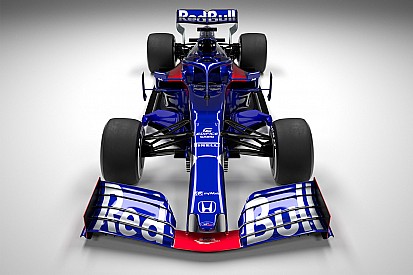 Новая машина Toro Rosso в деталях: первые изображения STR14
