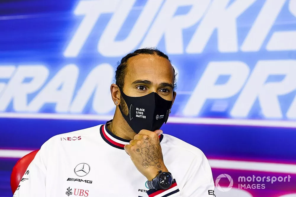 Race Winner Lewis Hamilton, Mercedes-AMG F1 in the press conference 