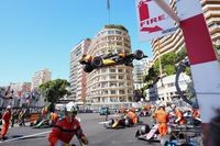 V&iacute;deo: accidentada salida y caos de la F2 en M&oacute;naco; gan&oacute; Crawford