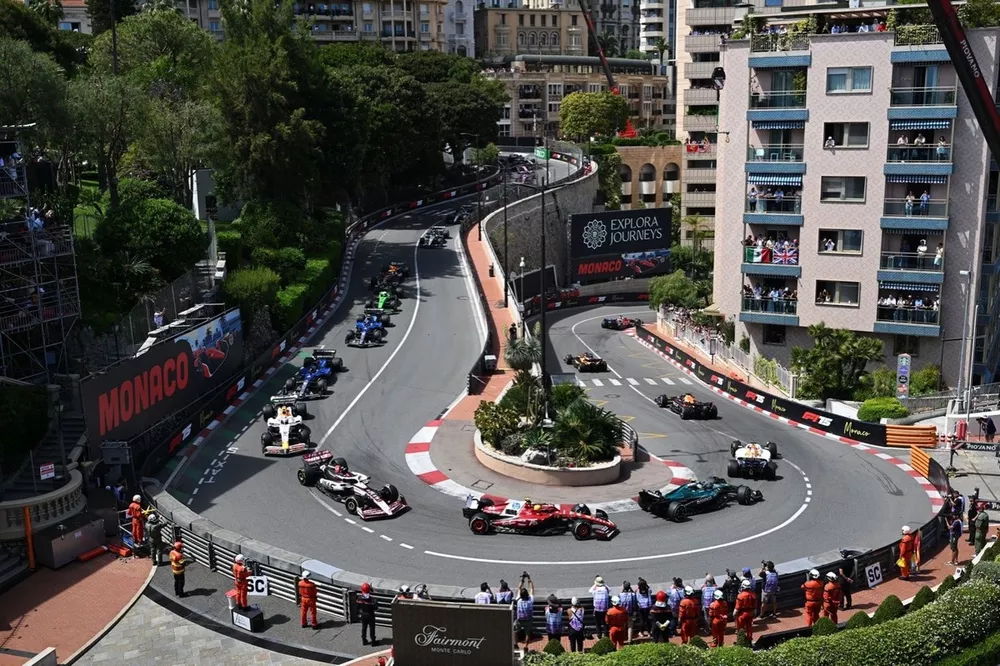 Lewis Hamilton, Ferrari, Max Verstappen, Red Bull Racing, Liam Lawson, Racing Bulls Takımı, Fernando Alonso, Aston Martin Racing, Esteban Ocon, Haas F1 Takımı, Isack Hadjar, Racing Bulls Takımı, Carlos Sainz, Williams, Alexander Albon, Williams