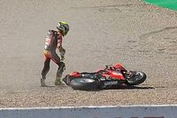 V&iacute;deo: Rea tira a Bautista en la carrera de Magny-Cours