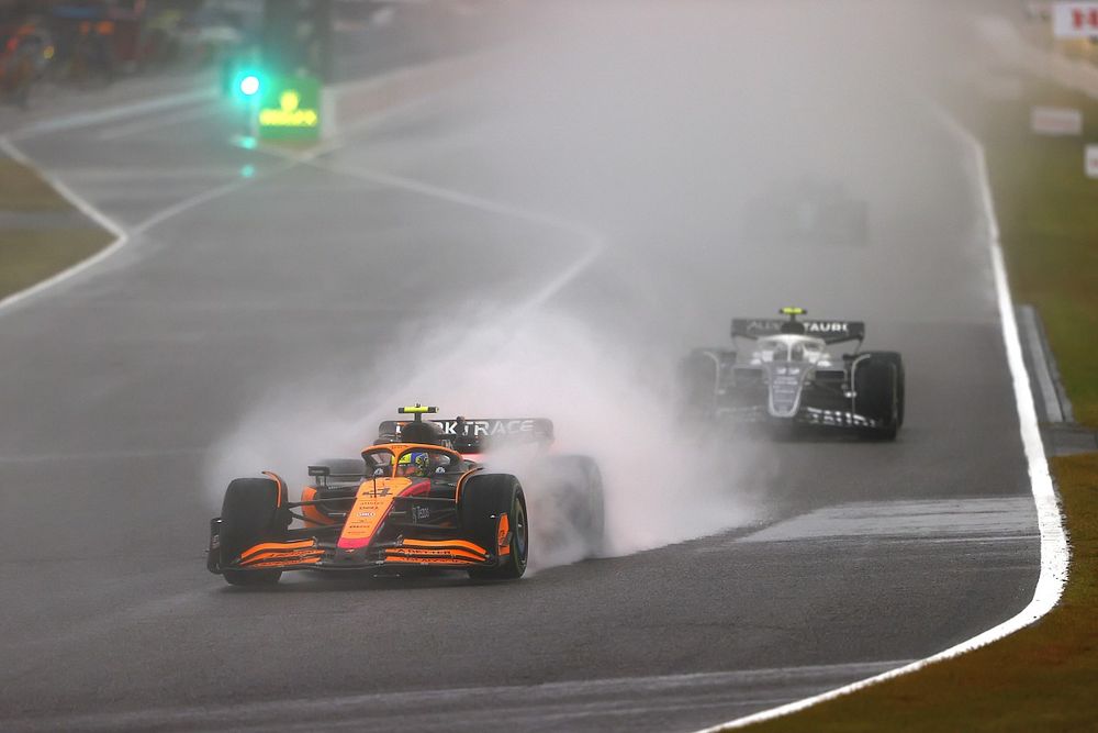 Lando Norris, McLaren MCL36, Yuki Tsunoda, AlphaTauri AT03