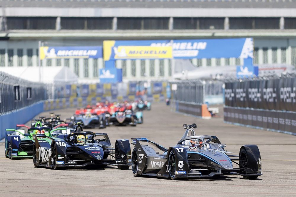 Nyck de Vries, Mercedes-Benz EQ, EQ Silver Arrow 02, Edoardo Mortara, Venturi Racing, Silver Arrow 02, Robin Frijns, Envision Racing, Audi e-tron FE07