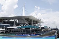 Pilotos piden a F1 y FIA que limpie la primera curva de Miami 