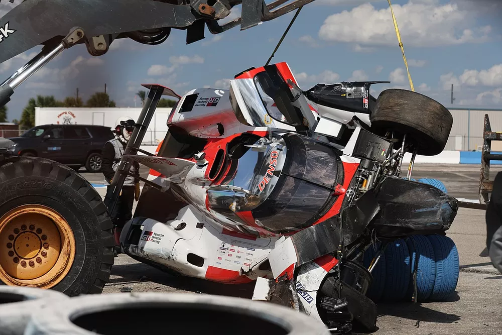 #7 Toyota Gazoo Racing Toyota GR010 - Hybrid: Mike Conway, Kamui Kobayashi, Jose Maria Lopez, crash