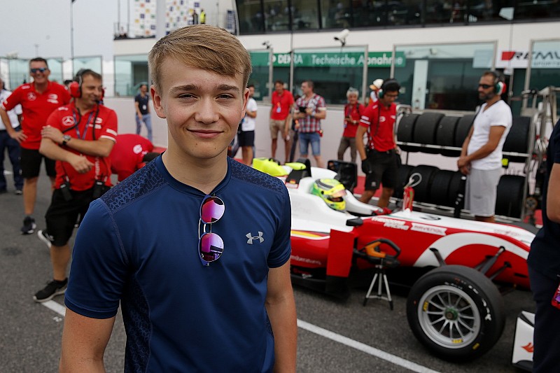 Monger targets FIA F3 move after halo extraction test