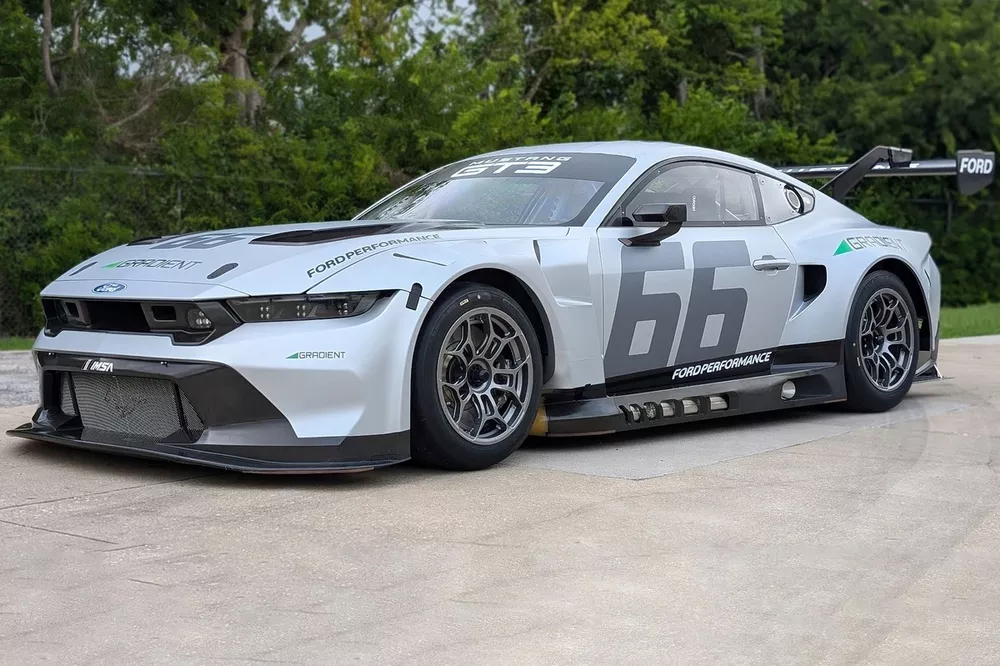 Gradient Racing Ford Mustang GT3