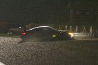 V&iacute;deo: su compa&ntilde;ero, con un accidente, rompe el sue&ntilde;o de Rossi en Le Mans