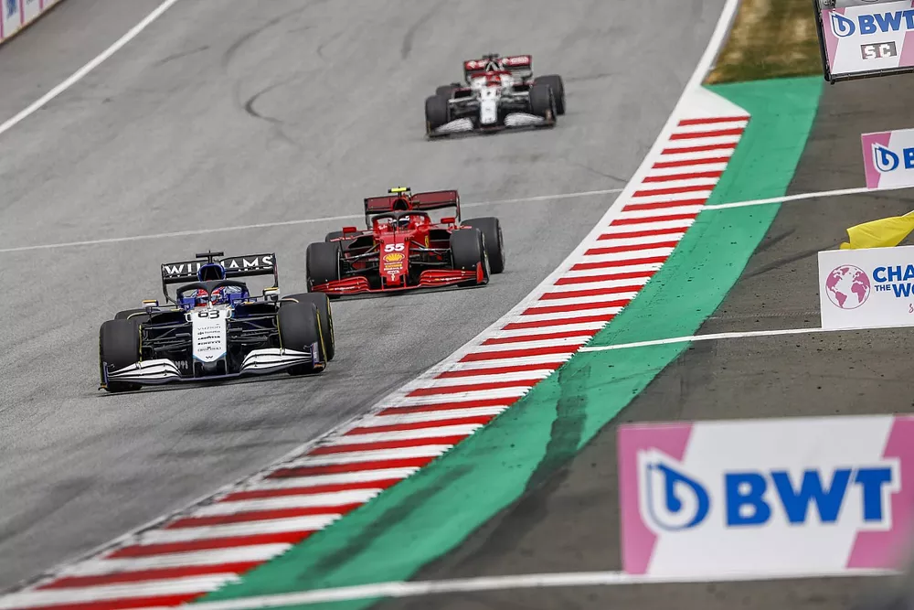 George Russell, Williams FW43B, Carlos Sainz Jr., Ferrari SF21, Kimi Raikkonen, Alfa Romeo Racing C41