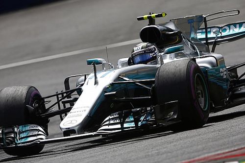 Mercedes, Bottas y Paco Costas, por Albert F&aacute;brega