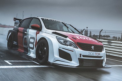 Машина Peugeot для первого сезона WTCR выглядит так и стоит 109 тысяч