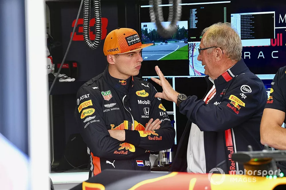 Max Verstappen, Red Bull Racing, e Helmut Marko, Consultant, Red Bull Racing