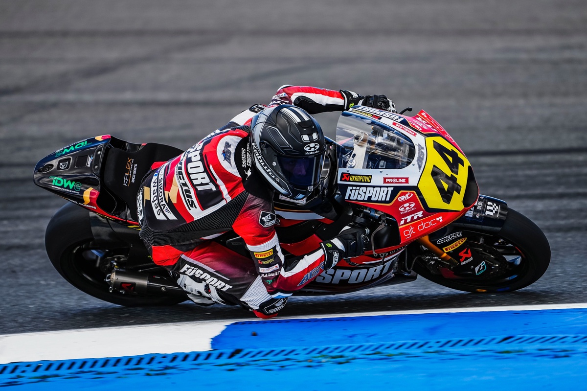 Pawelec o włos od podium w debiucie