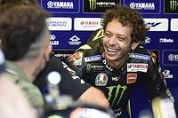 Rossi bromea por las "serpientes" que crió en su Academia