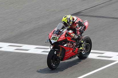 WSBK Buriram: Bautista voor Rea op vrijdag, Van der Mark vijfde