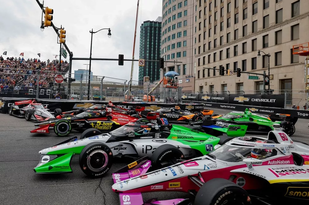 Will Power, Team Penske Chevrolet, Santino Ferrucci, A.J. Foyt Enterprises Chevrolet, Pietro Fittipaldi, Rahal Letterman Lanigan Racing Honda, Patricio O'Ward, Arrow McLaren Chevrolet, Start