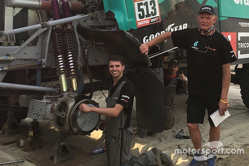 Dakar: Van Genugten ha rotto il parabrezza del Powerstar, ma l'assistenza è perfetta