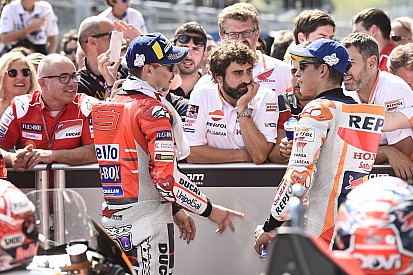 Márquez y Lorenzo se lanzan piropos en las redes sociales