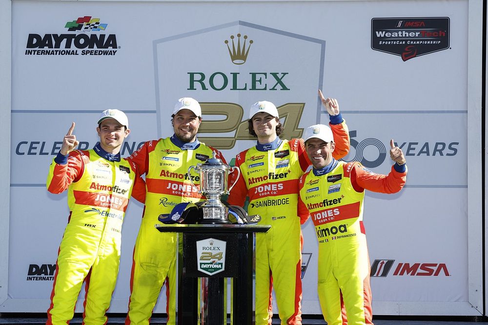 Podio ganadores #81 DragonSpeed USA Oreca LMP2 07: Patricio O'Ward, Eric Lux, Colton Herta, Devlin Defrancesco