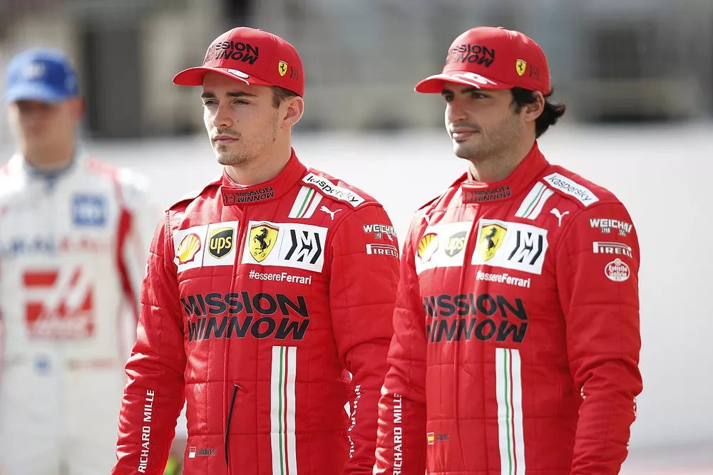 Charles Leclerc, Ferrari and Carlos Sainz Jr., Ferrari on the grid