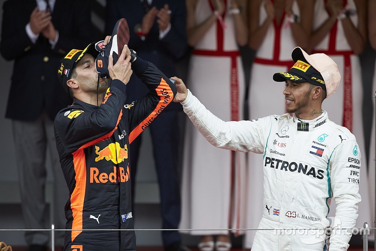 Hamilton elogia il coraggio di Ricciardo per aver scelto la Renault