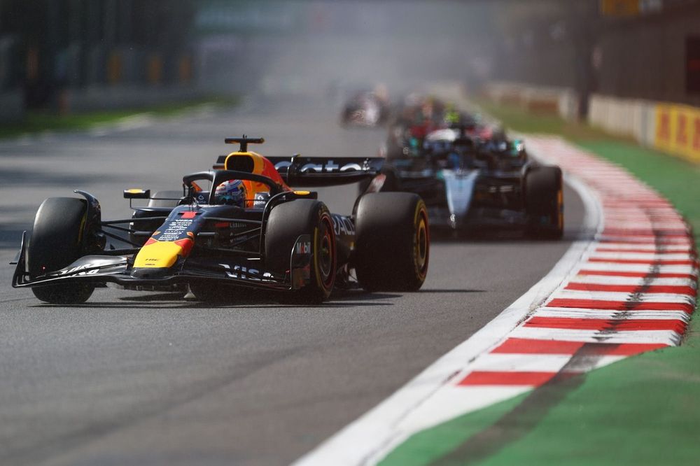 Max Verstappen, Red Bull Racing, George Russell, Mercedes