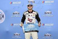 Byron gana la pole en Kansas, Daniel Suárez en top 10