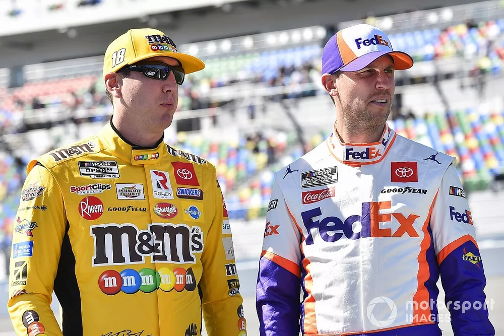 Kyle Busch, Joe Gibbs Racing, Toyota Camry M&M's and Denny Hamlin, Joe Gibbs Racing, Toyota Camry FedEx Express