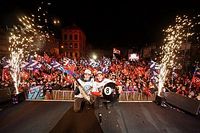 Los Márquez celebran la doble corona ante una multitud en Cervera